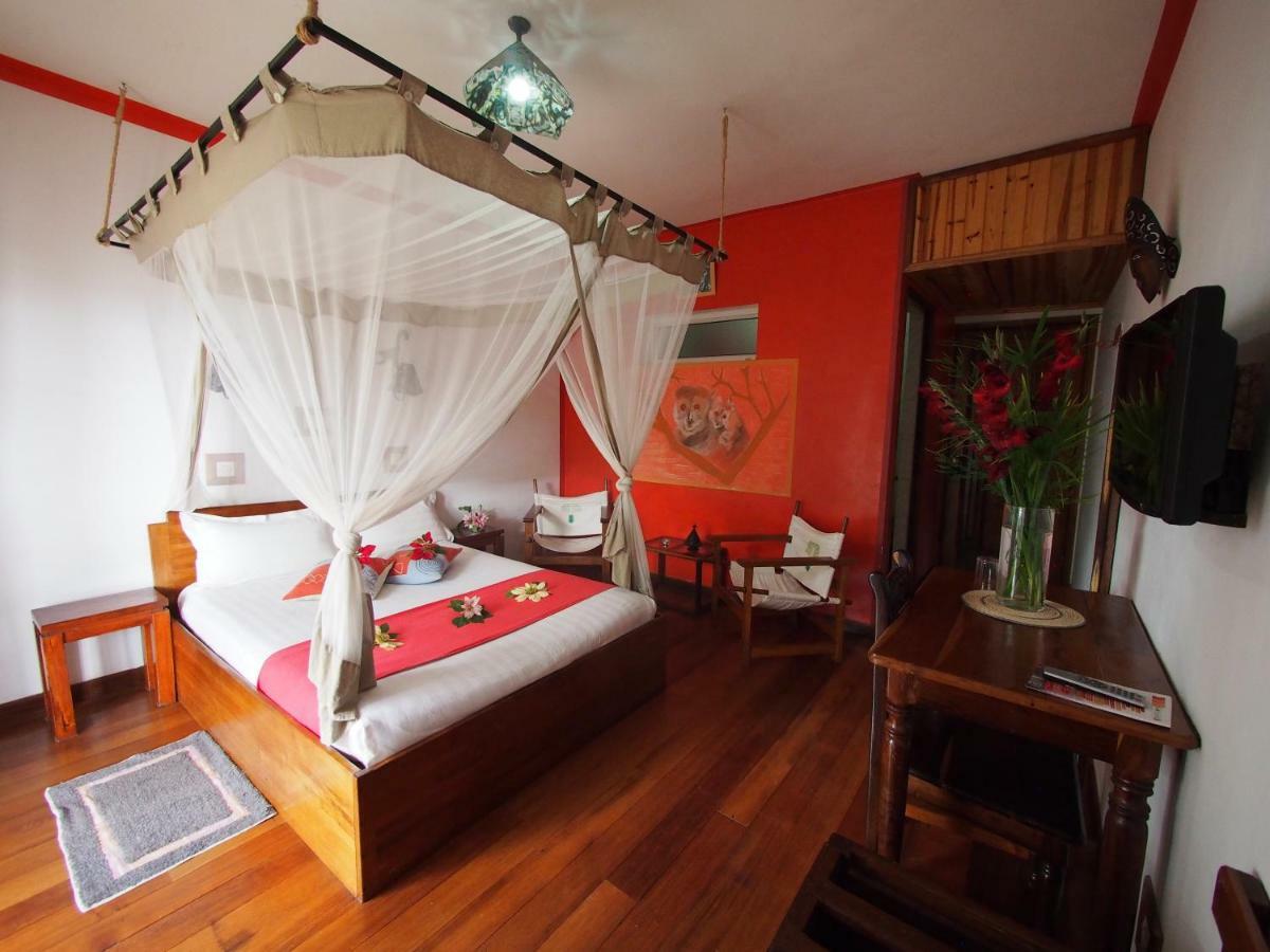 Island Continent Hotel Ivato  Екстериор снимка